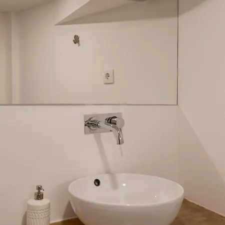 Arroios Loft Retreat Mezzanine Lisbon